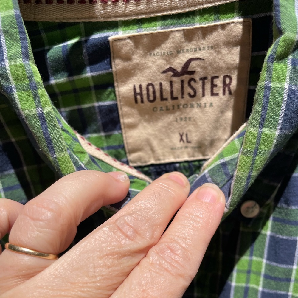 Hollister Mens plaid button down shirt - Picture 4 of 9